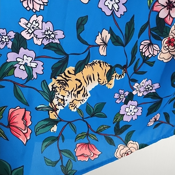 Loft Women's M Sleeveless Top Blue Floral Tiger Chiffon Flutter Blouse Ruffle - Picture 7 of 11